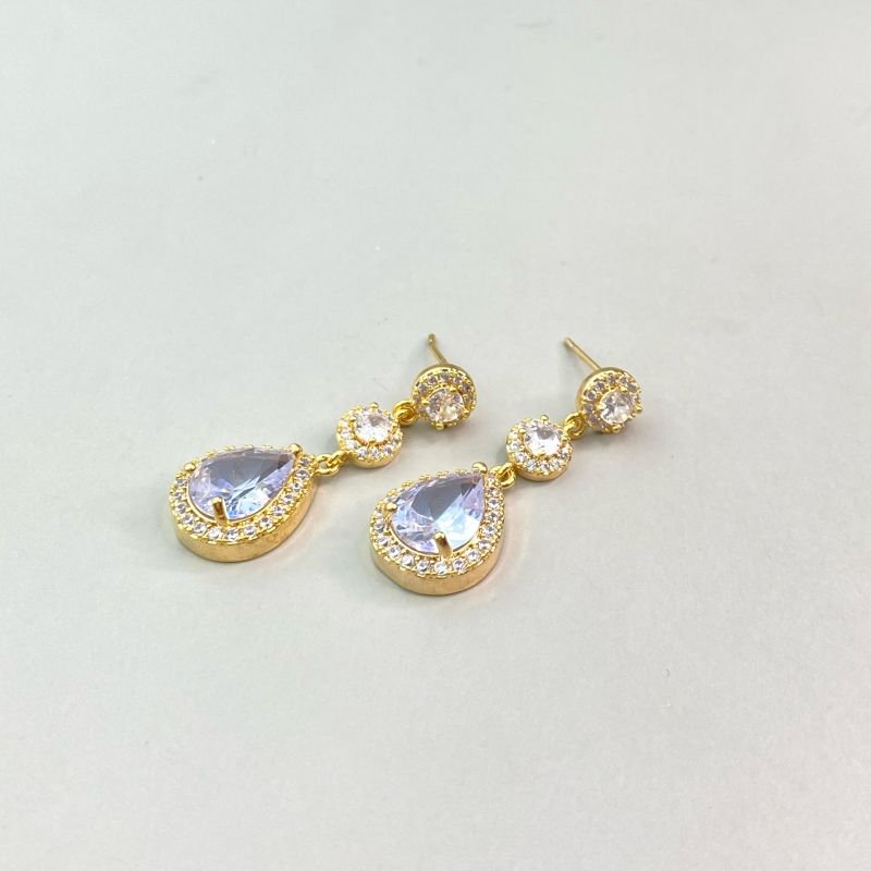 Brinco Banho Diamante Pêndulo Pedra Gota com 2 Pedras Borda Cravejada Médio