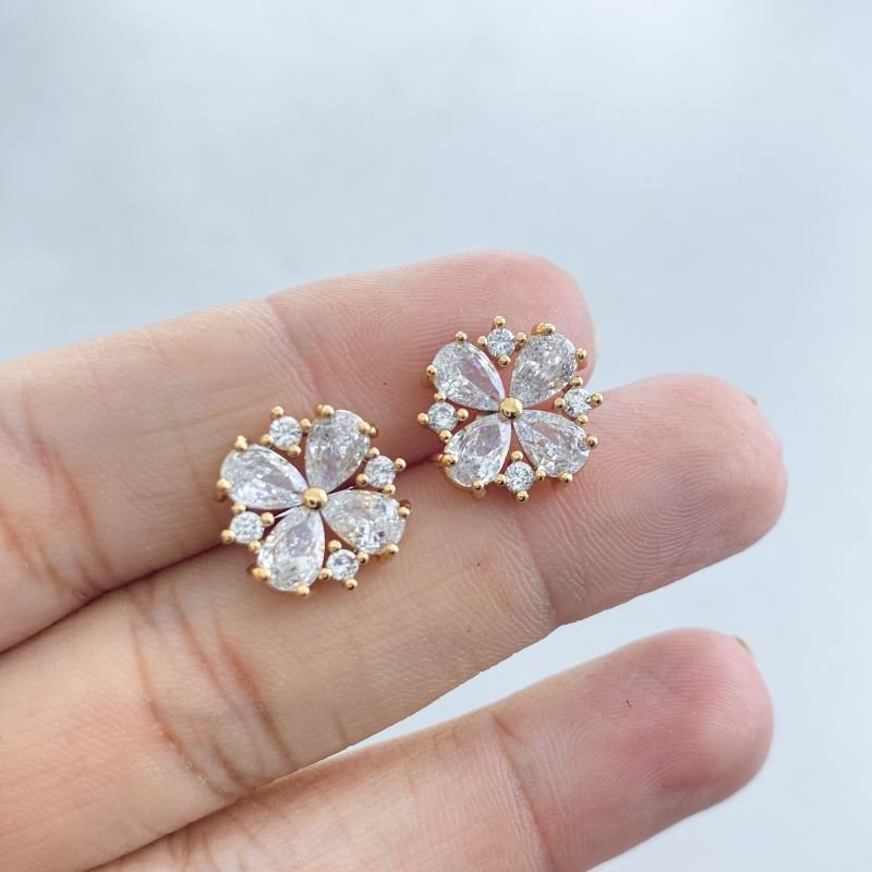 Brinco Banho Diamante Pequeno Cravejado Flor Pedras Gotas