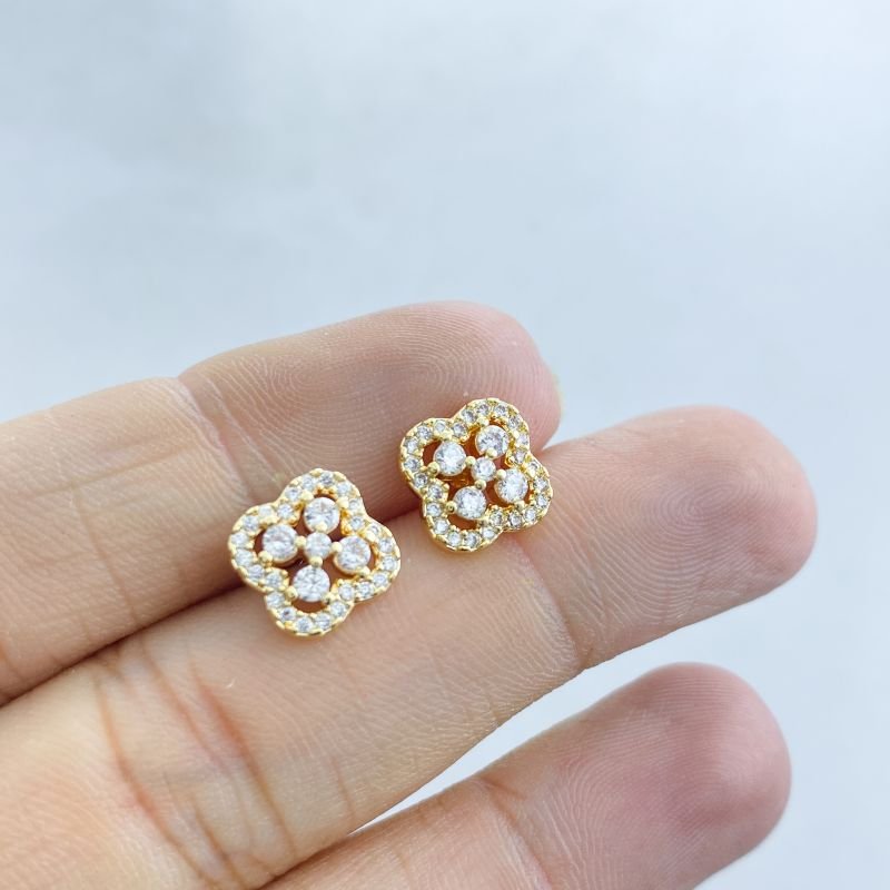 Brinco Banho Diamante Pequeno Cravejado Trevo