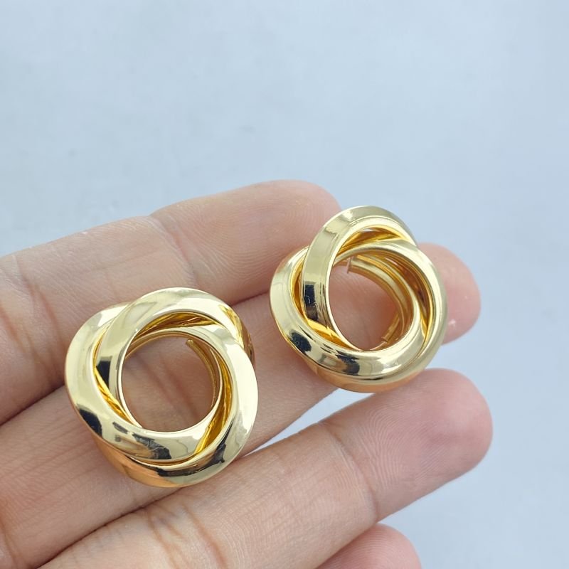 Brinco Banho Diamante Pequeno Liso com 2 Aros Redondos Entrelaçados