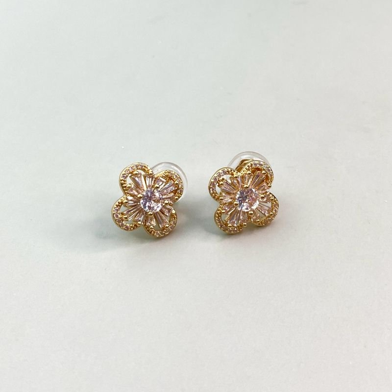 Brinco Banho Diamante Pressão Flor Pedras Navetes Borda Cravejada Pequeno Delicado