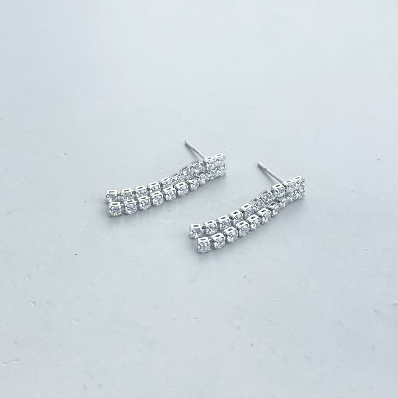 Brinco Banho Ouro Branco com 2 Linhas Zircônias Médio