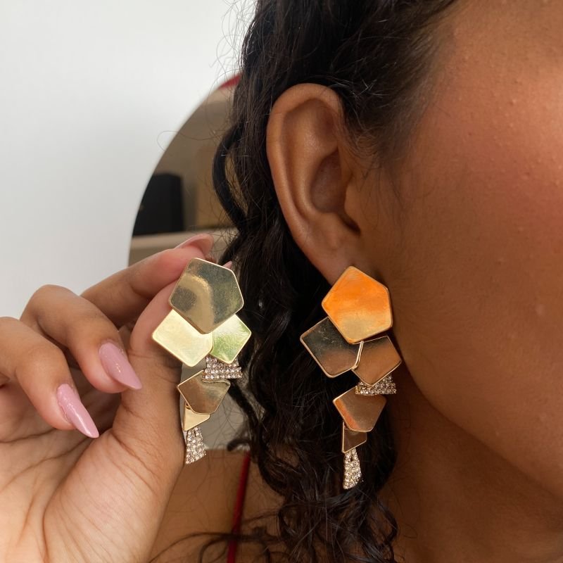 Brinco Bijuteria Chapas Geometricas Lisas e Strass Maximalismo