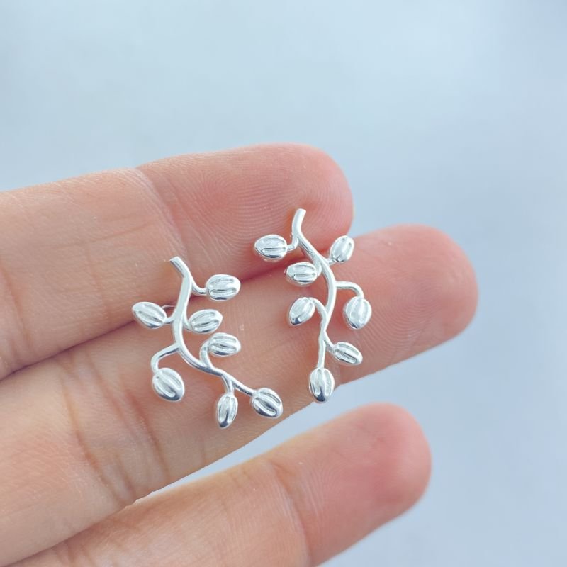 Brinco Prata Médio Liso Ear Cuff Ramo com 7 Folhas