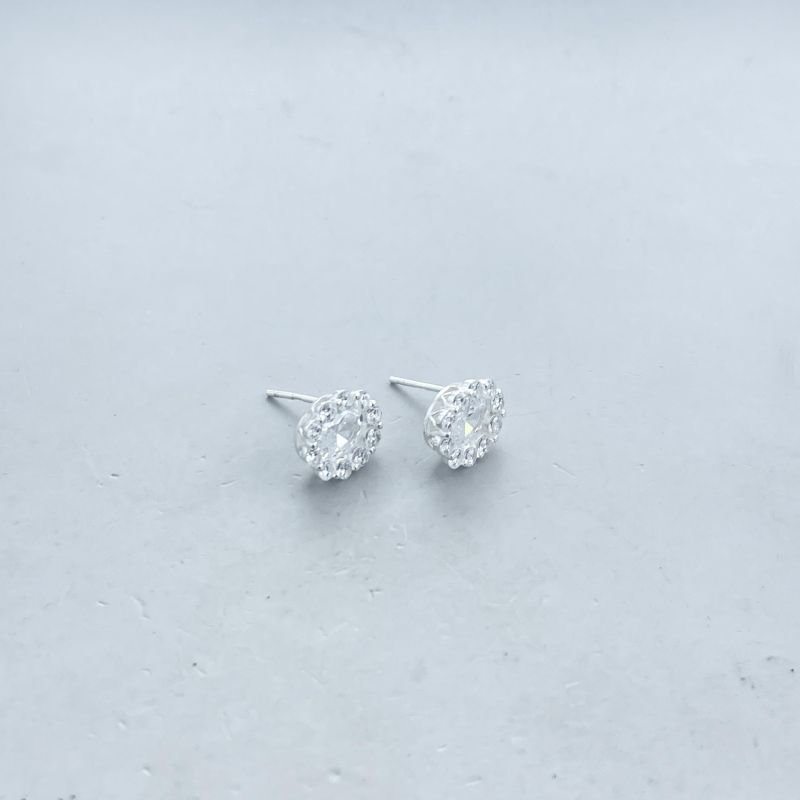 Brinco Prata925 Pequeno Pedra Oval Borda Cravejada Zircônias