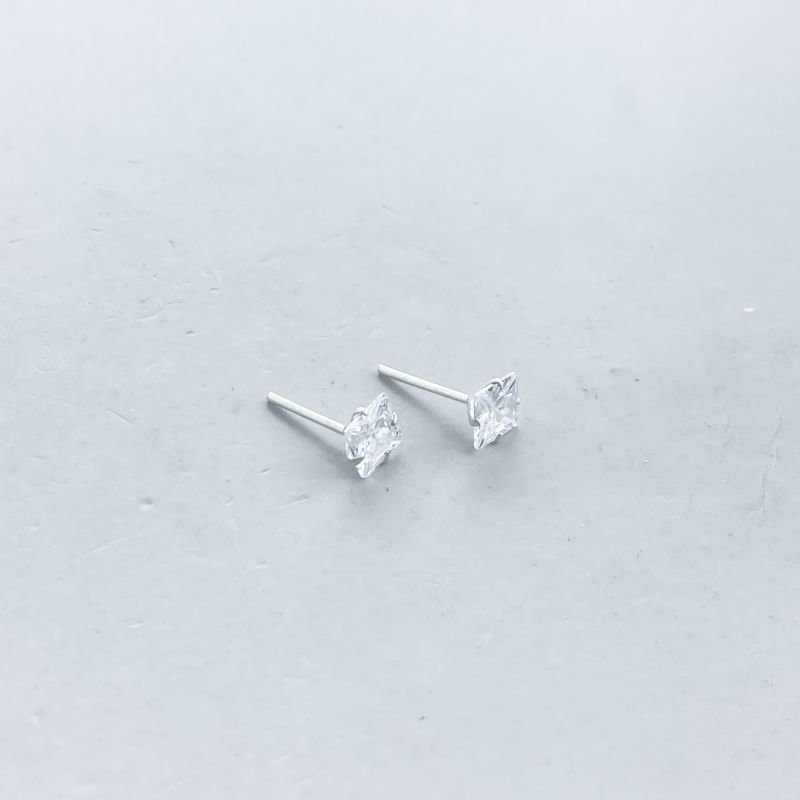 Brinco Prata925 Quadrado Zircônia 4 Garras Pequeno