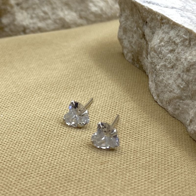 Brinco Prata925 Zircônia Coração 4 Garras 8Mm