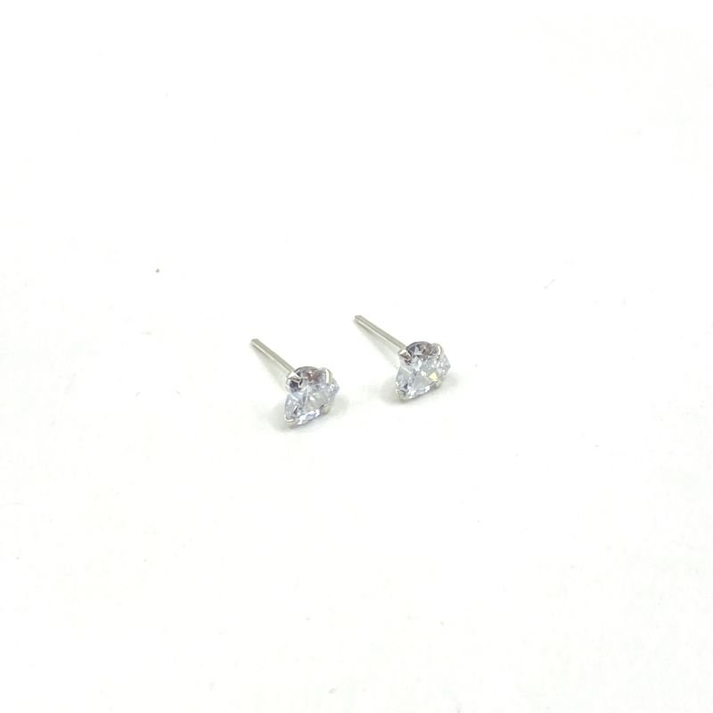 Brinco Prata925 Zircônia Coração com 4 Garras 5Mm