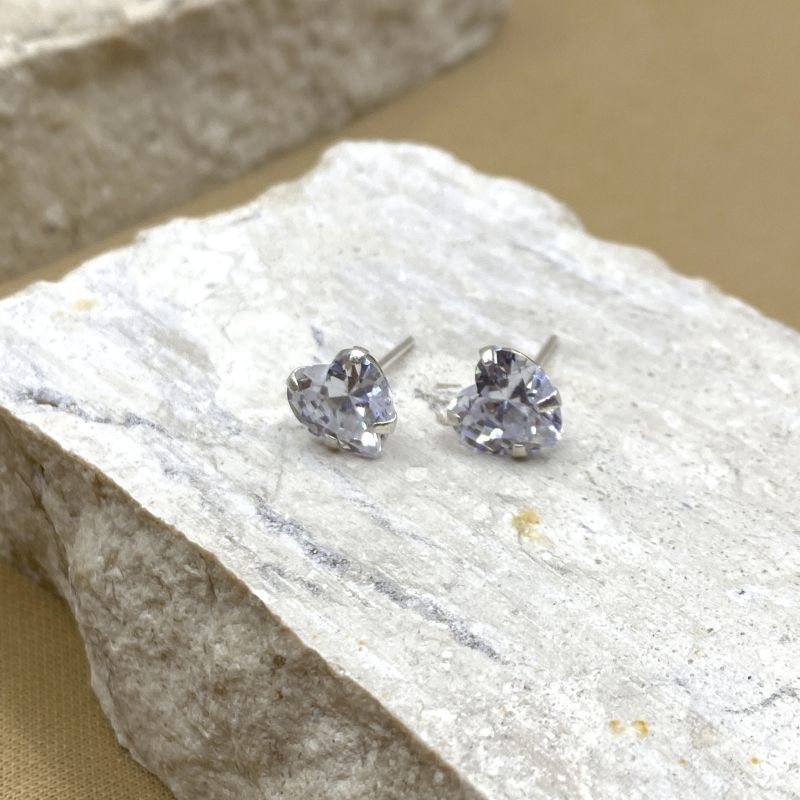 Brinco Prata925 Zircônia Coração com 4 Garras 6Mm