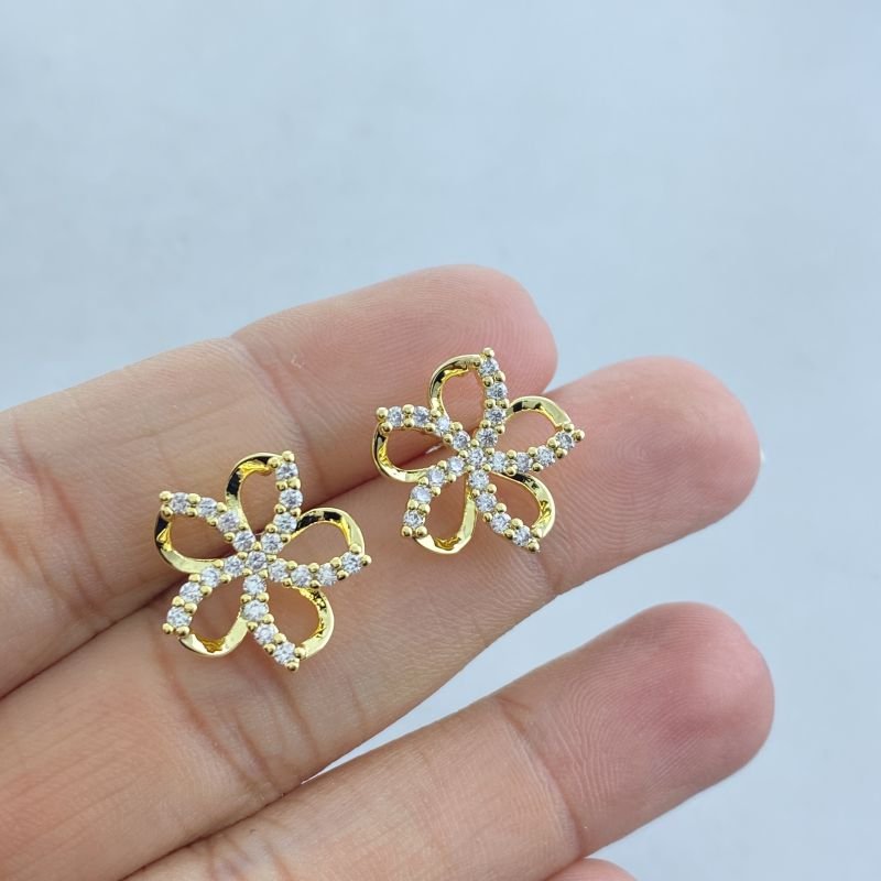 Brinco Semijoia Pequeno Cravejado Flor Vazada