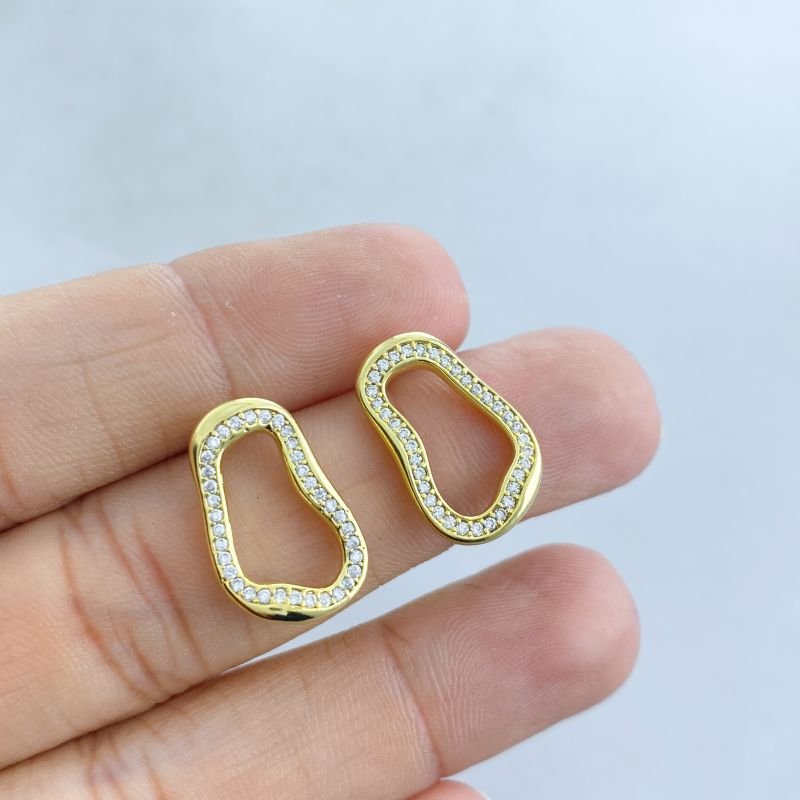 Brinco Semijoia Pequeno Orgânico Oval Vazado Cravejado