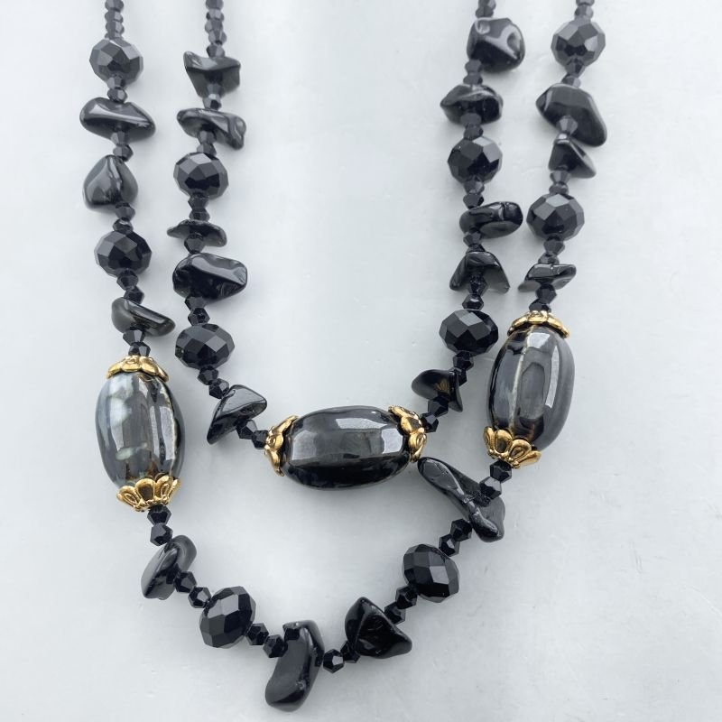 Colar Artesanal Duplo de Miçangas e Pedras