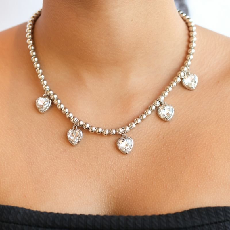 Colar Banho Diamante Bolinhas com 5 Pedras Corações