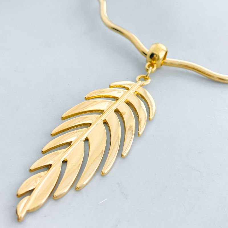 Colar Banho Diamante Choker Aro Ondulado Folha Lisa