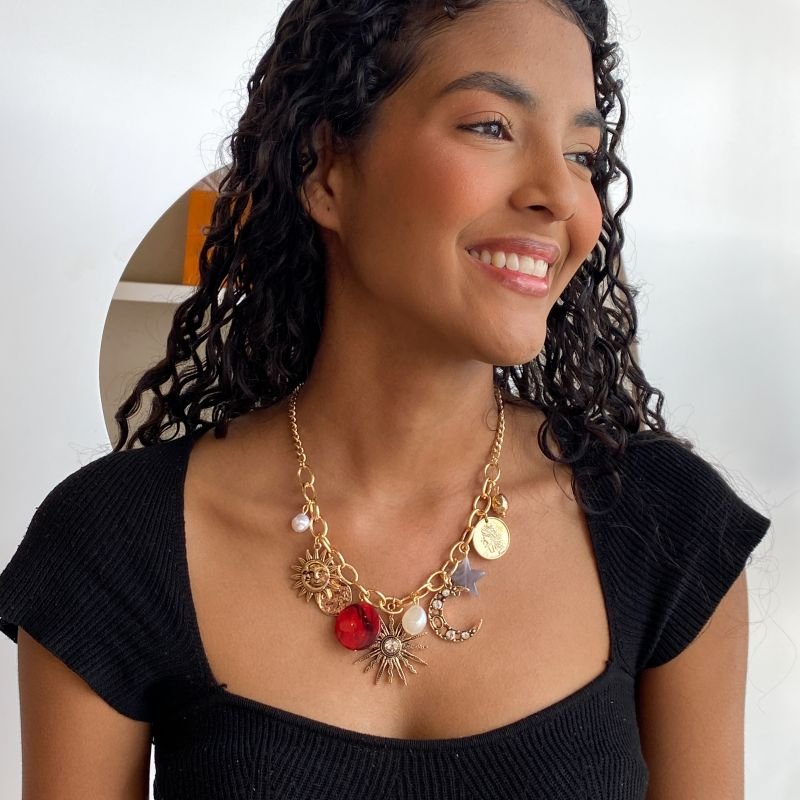 Colar Banho Diamante Maximalista Corrente Sol Lua Estrela e Medalhas