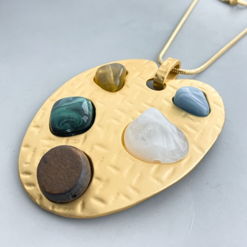 Colar Banho Diamante Maximalista Liso Longo Oval Acetinado Com 5 Pedras