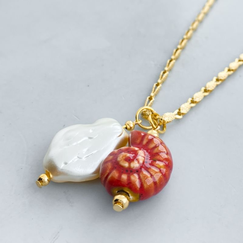 Colar Banho Diamante Peixinhos Craquelados Búzio e Pérola Orgânica