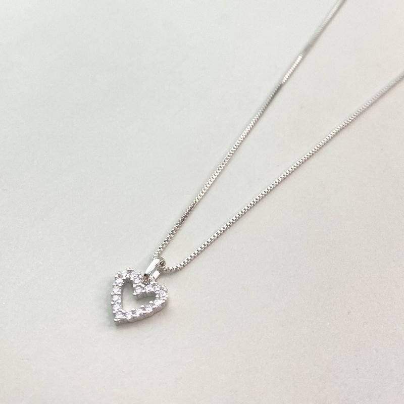 Colar Banho Ouro Branco Coração Vazado Cravejado Zircônia Delicado