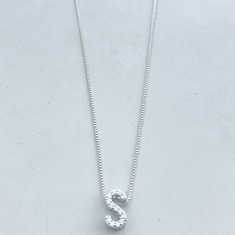 Colar Banho Ouro Branco Letra Cravejada