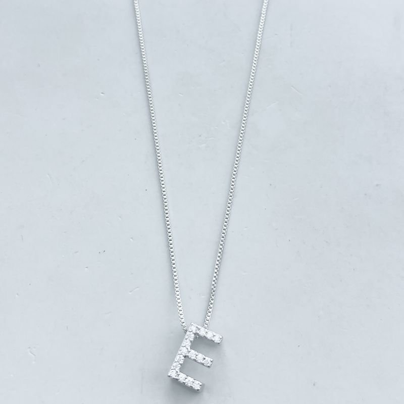 Colar Banho Ouro Branco Letra Cravejada
