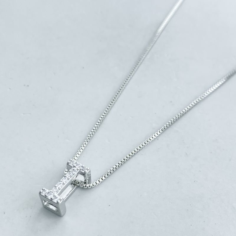 Colar Banho Ouro Branco Letra Cravejada