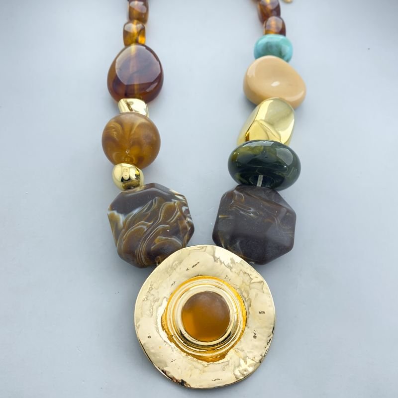 Colar Bijuteria Artesanal Pedras Acrílicas Medalha Maximalista Boho Chic