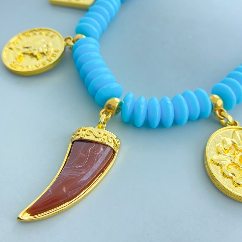 Colar Bijuteria Artesanal Pedras Acrilícas Medalhas Moedas Dente De Sabre Boho Chic