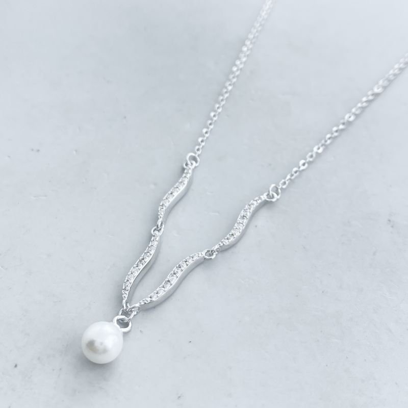 Colar Prata925 com 4 Aros Ondulados Cravejados com 1 Pérola