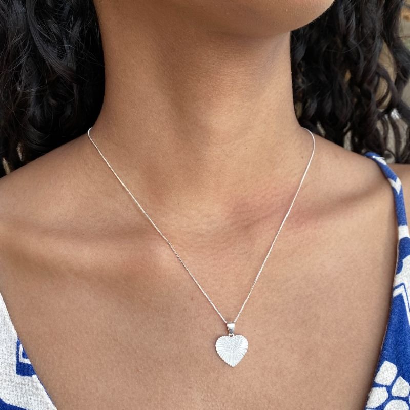 Colar Prata925 Coração Drapeado Meio Cravejado