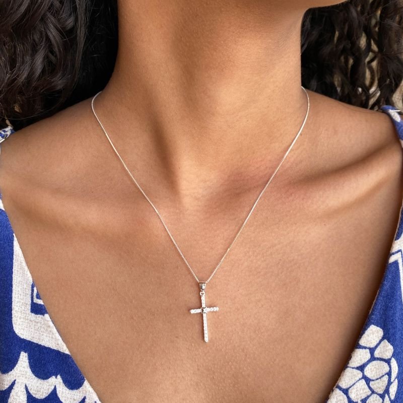 Colar Prata925 Cruz Cravejada Meio Quadrado