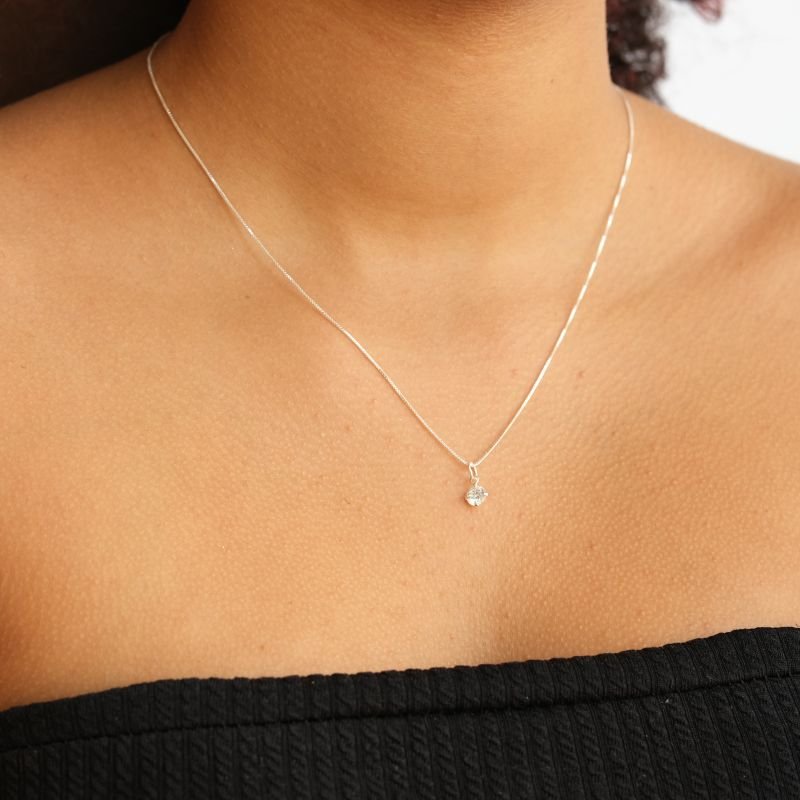 Colar prata925 zircônia redonda 4 garras