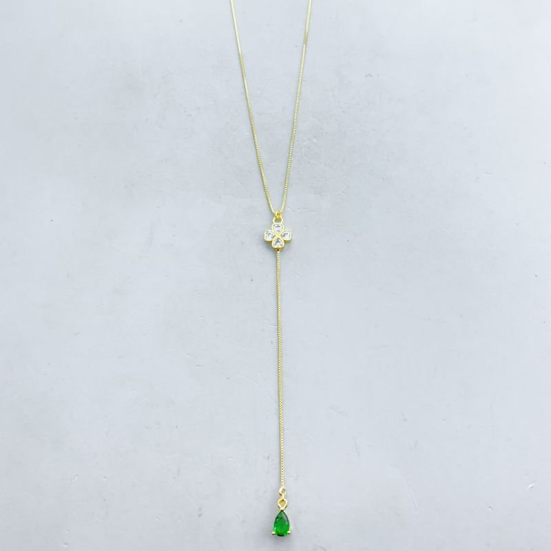 Colar Semijoia Gravatinha Trevo Cravejado Pedra Gota