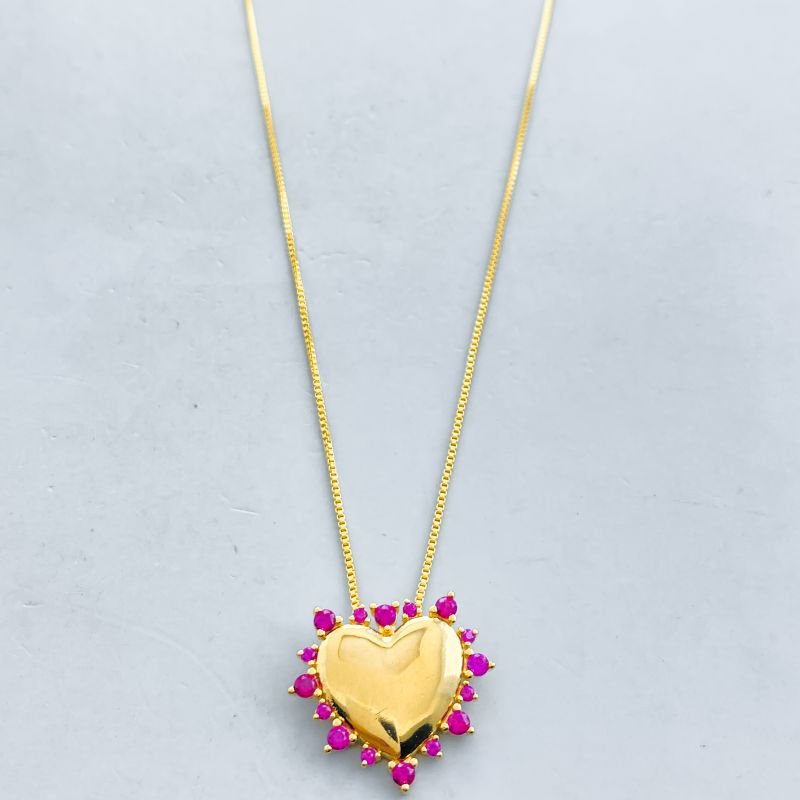 Colar Semijoia Coração Liso Borda Pedrinhas