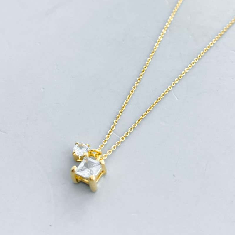 Colar Semijoia Zircônia Quadrada e com Ponto de Luz