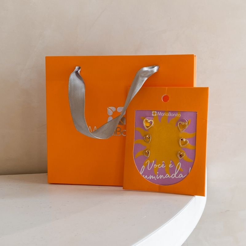 Combo Cartela Brinco Banho Diamante Kit 3 Corações Vazado Craquelado