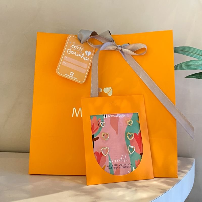 Combo Cartela Brinco Bijuteria Pequeno Kit com 3 Coração Vazado Craquelado