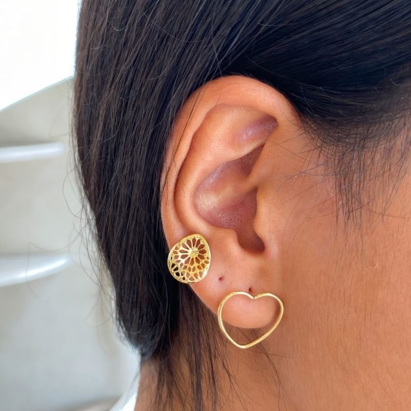 Combo Cartela Brinco Semijoia Kit 2 Coração Médio Vazado e Oval Orgânico Vazado