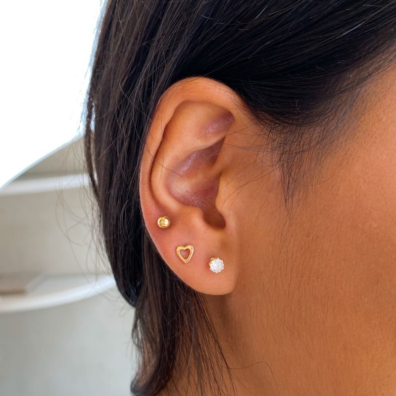 Combo Cartela Brinco Semijoia Kit com 3 Pequeno Vazado Coração Bolinha e Ponto de Luz