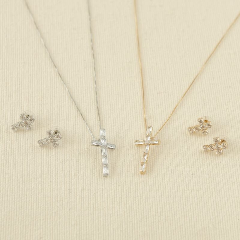 Conjunto bijuteria cruz cravejada baguetes