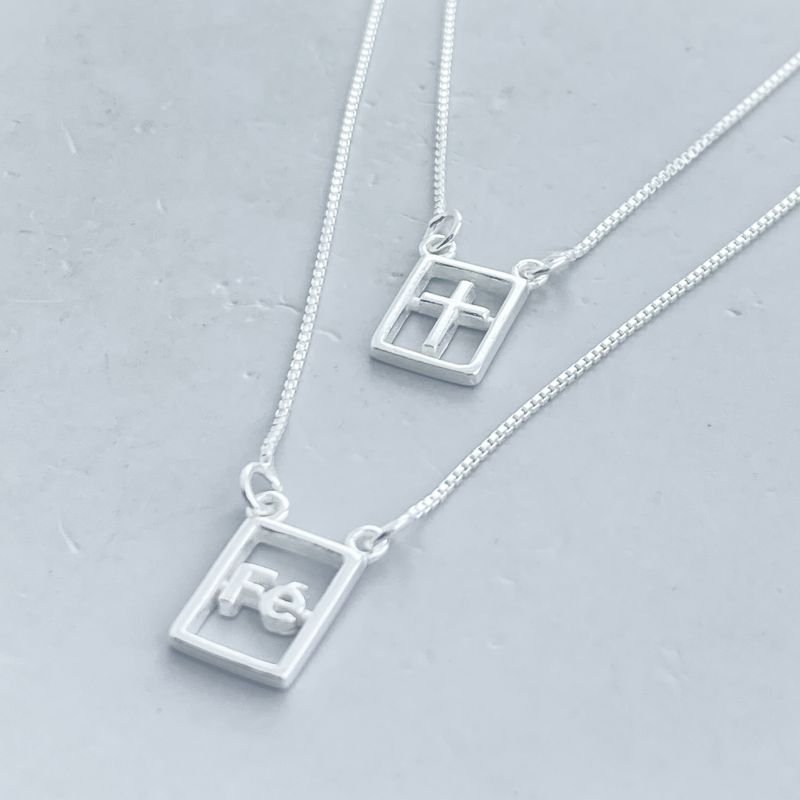 Escapulário Prata Placa Vazada Cruz e Fé Lisa