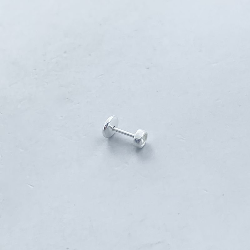 Piercing Prata Furo Helix Pedra Ponto de Luz Borda Lisa