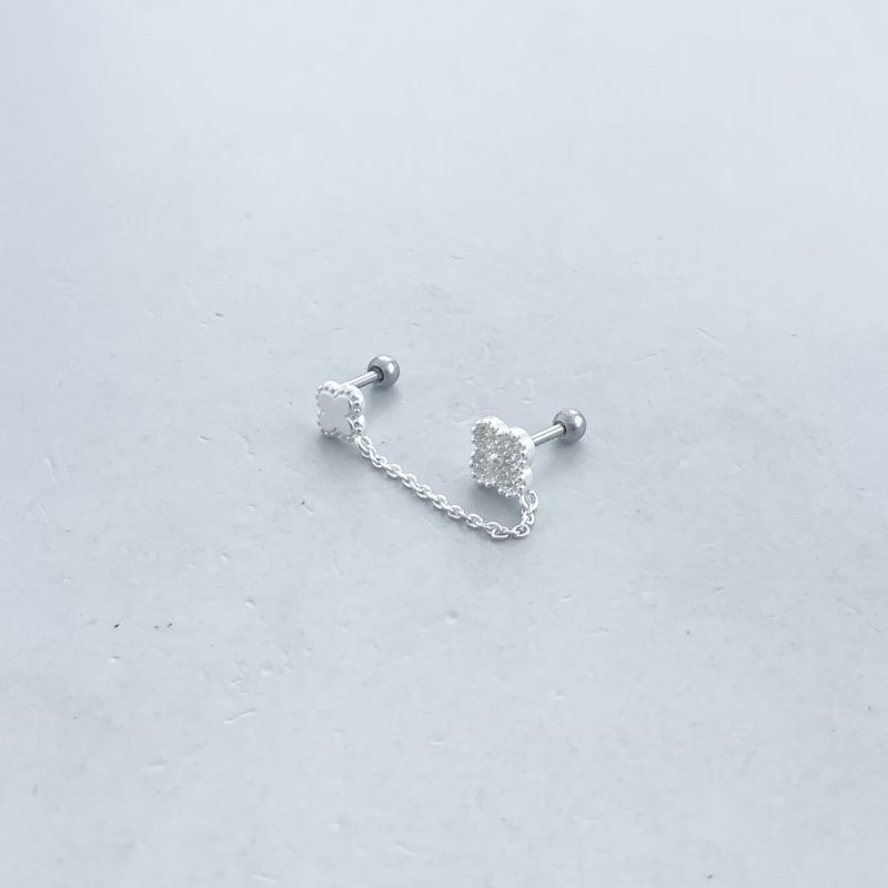 Piercing Prata925 Furo Cravejado com 2 Trevos Pêdulo