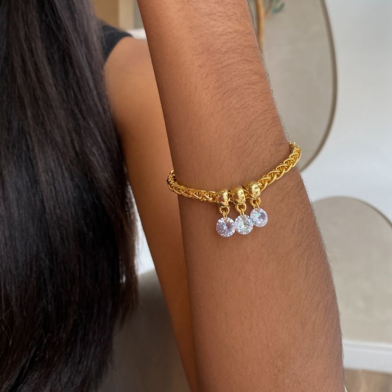 Pulseira Banho Diamante Elos Trançados com 3 Pedras Redondas