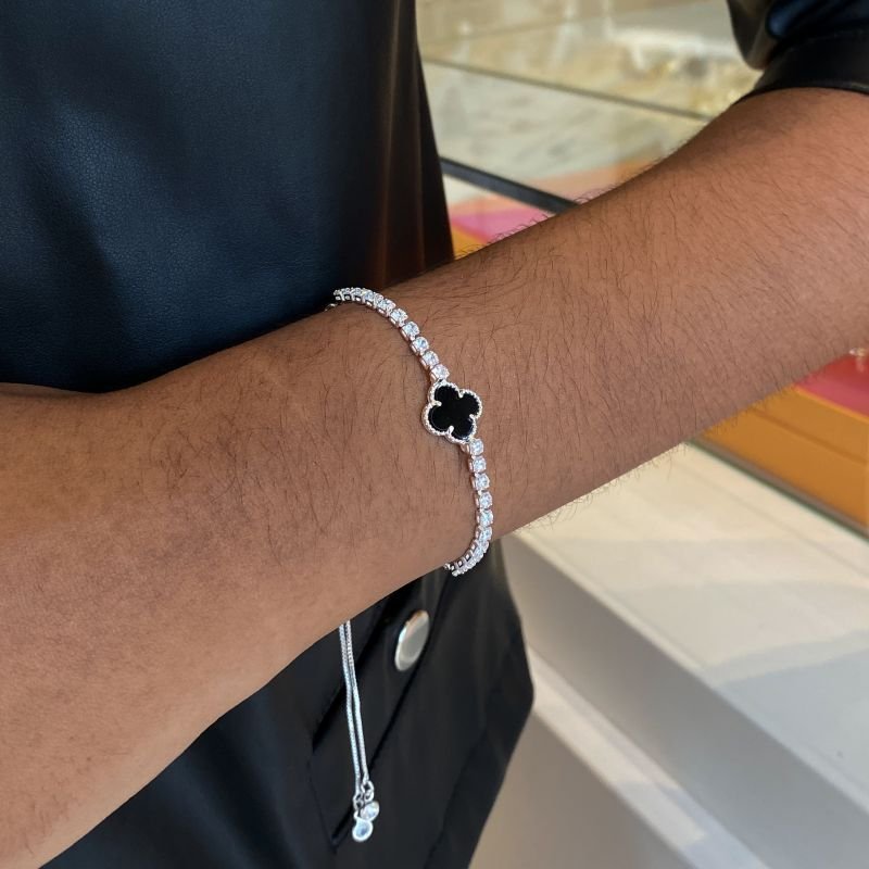 Pulseira Banho Diamante Regulavel Trevo Resinado com Pedrinhas