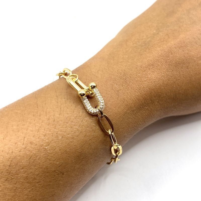 Pulseira Bijuteria Elos Cartier Alongados Dois Elos em U e Detalha Cravejado