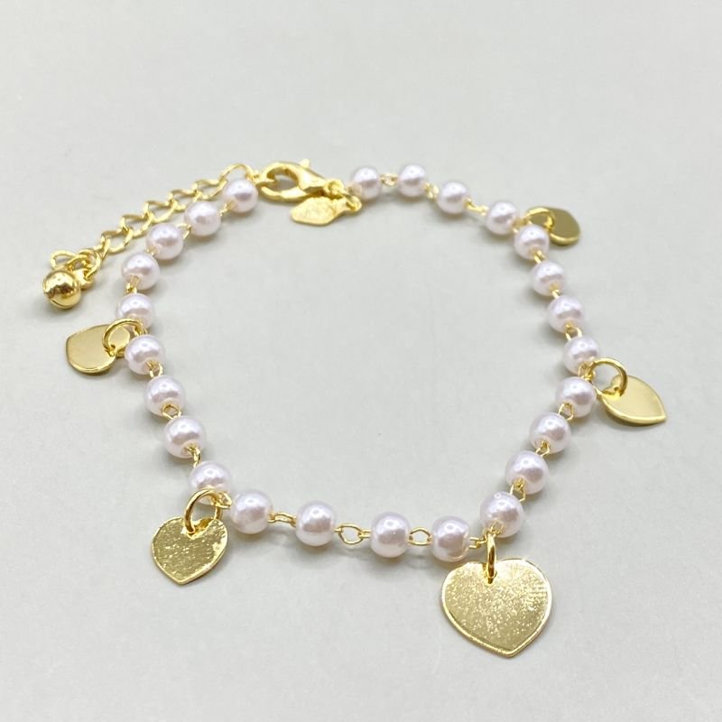 Pulseira Folheado Pérolas com 5 Corações Lisos Delicado