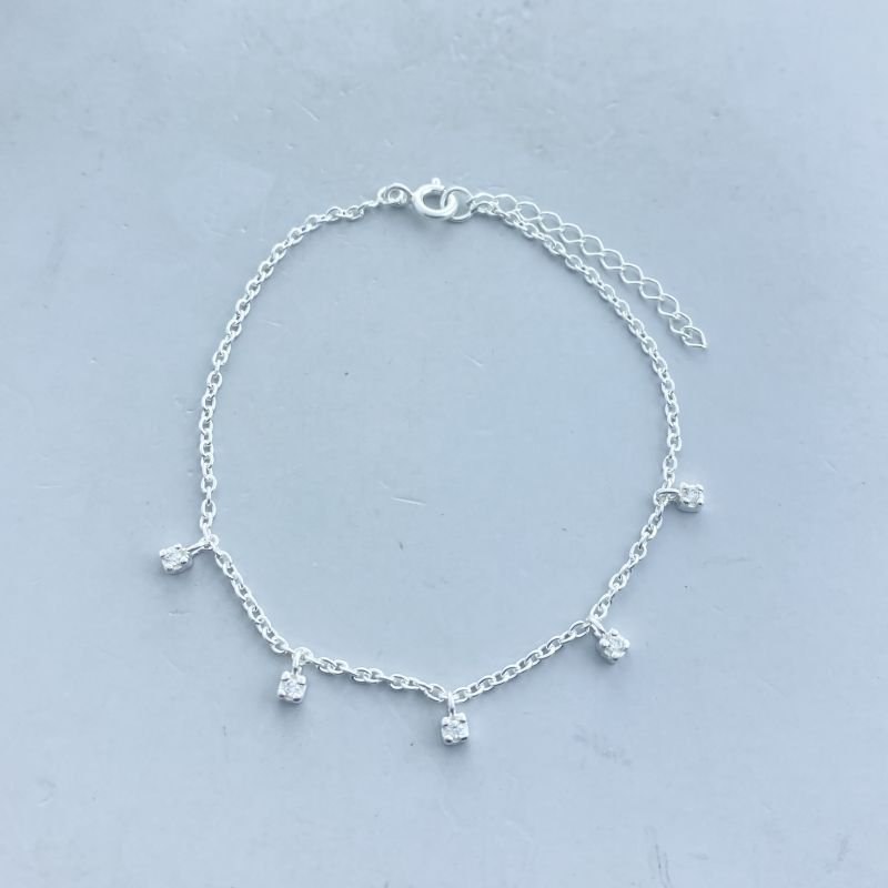 Pulseira Prata Delicada com 5 Pedrinhas