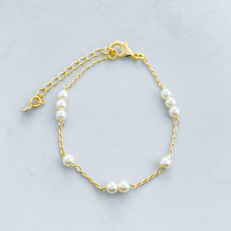 Pulseira Semijoia Delicada com 10 Pérolas