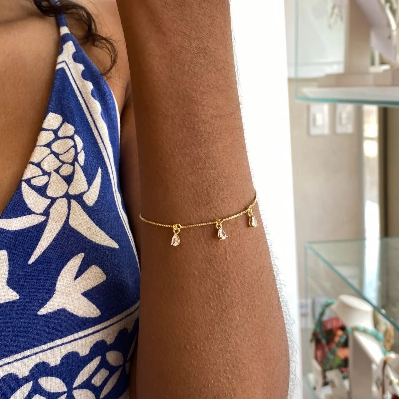 Pulseira Semijoia Delicada com 3 Pedras Gotas