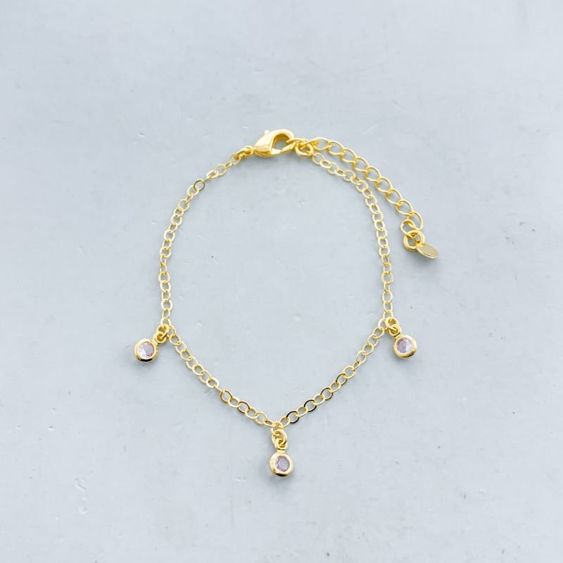 Pulseira Semijoia Delicada com 3 Pedras Zircônia